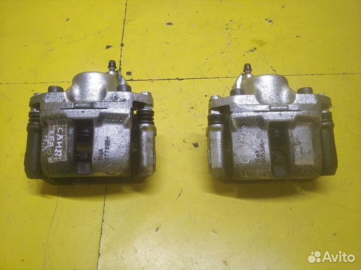 Суппорт передний Renault Sandero