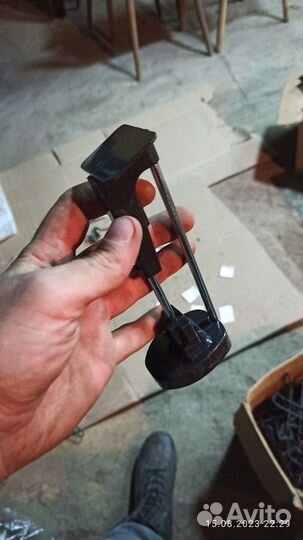 Крючок на перфорацию разной формы