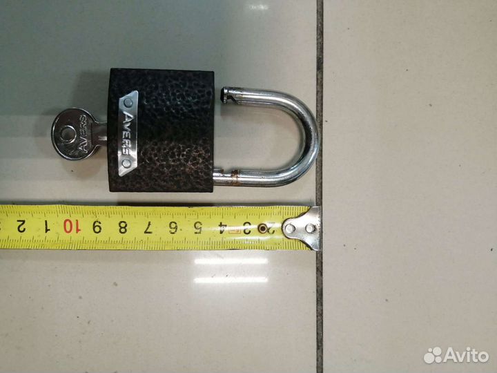 Замок дверной навесной