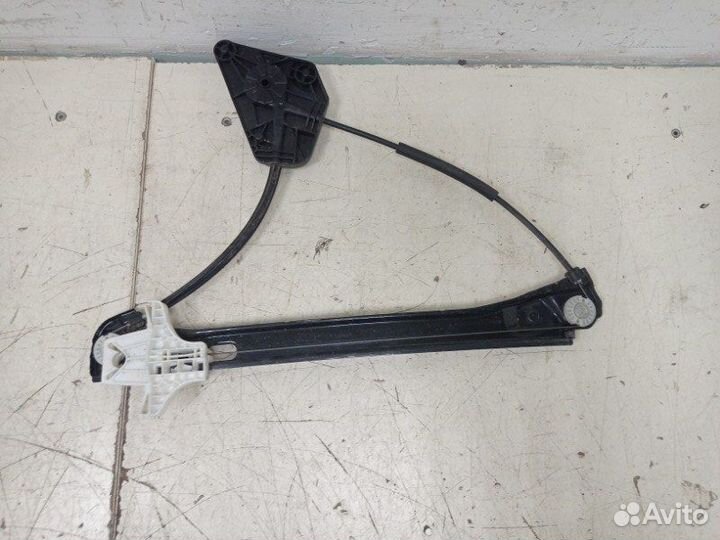 Стеклоподъемник механический задний правый Skoda