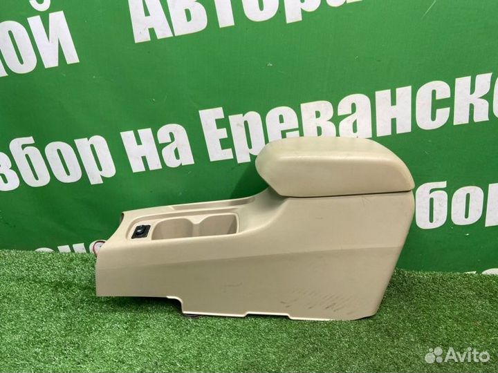 Подлокотник Mitsubishi Lancer Cedia CS2A 4G15