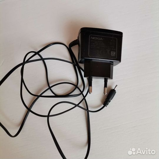 Зарядное устройство Nokia с тонким разъемом