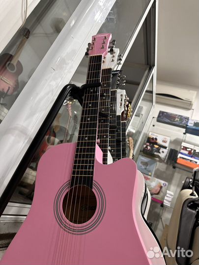 Акустическая гитара