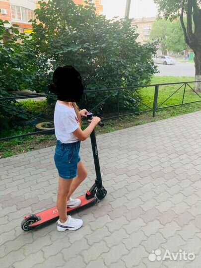 Электросамокат Scooty