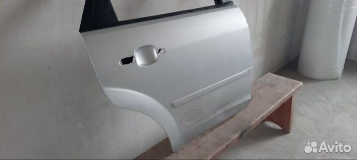 Дверь боковая задняя правая Ford Focus CB4 shdb