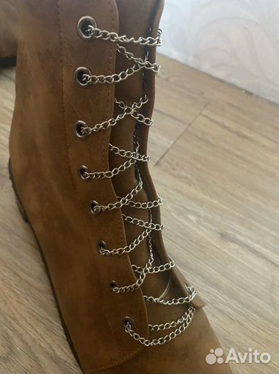 Ботинки женские