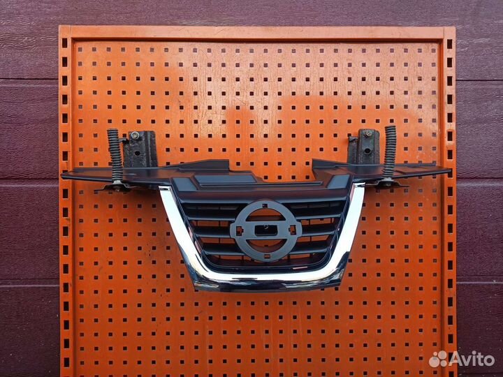 Решетка радиатора Nissan Juke