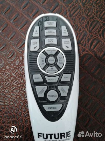 Игрушка робот