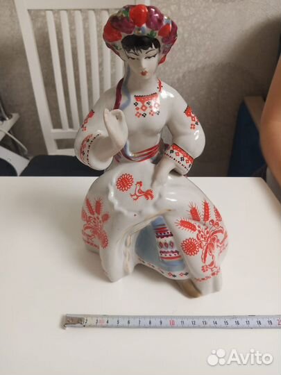 Статуэтка фарфор 