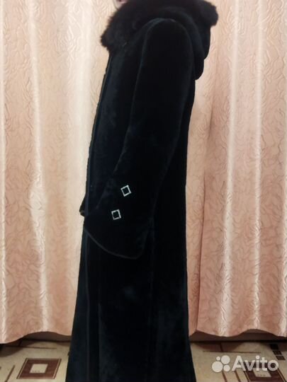 Продаю стильную мутоновую шубку