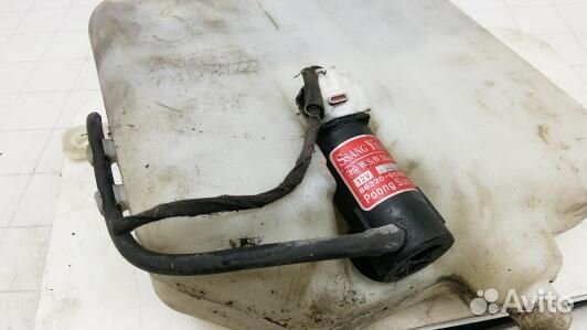 Бачок омывателя ssang yong rodius 1 (89X04NL01)