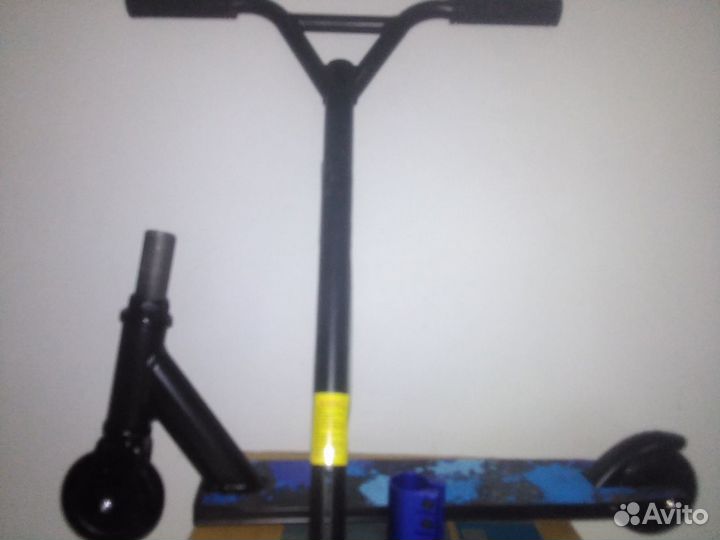 Трюковой самокат синий колеса 8 см