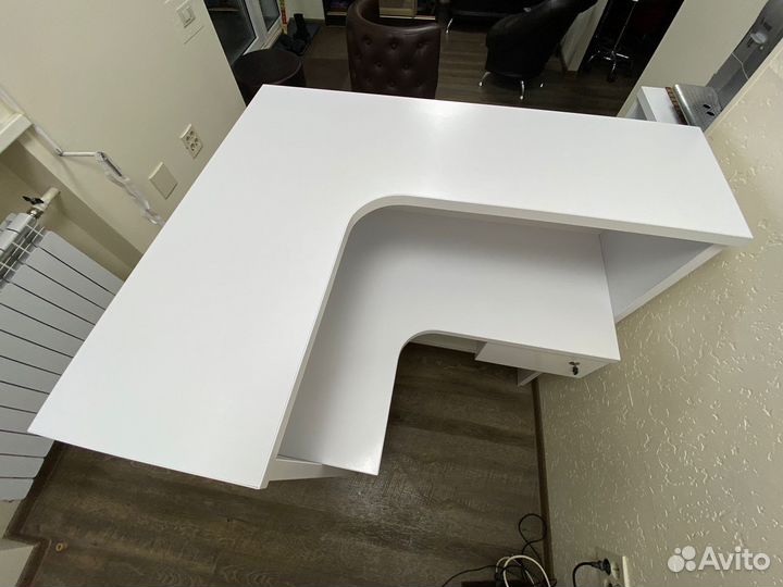 Ресепшен, стойка администратора