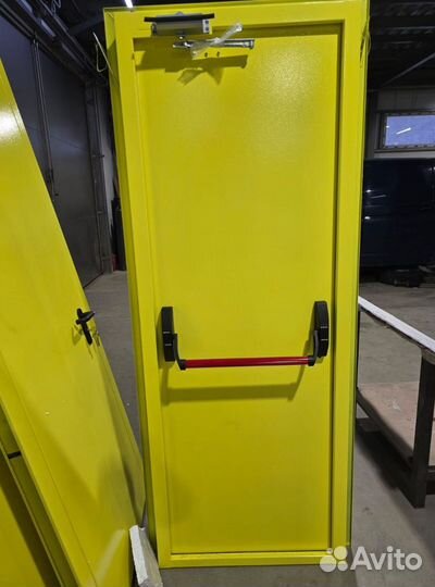 Техническая дверь металлическая