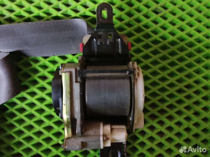 Ремень безопасности левый mitsubishi galant 8 EA2A