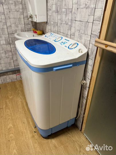 Активаторная стиральная машина Renova с отжимом