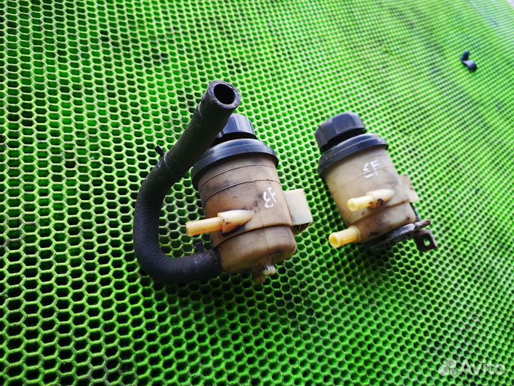 Бачок гура на Hyundai Sonata IV EF 01-12