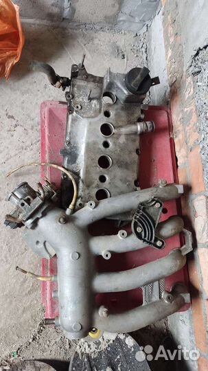 Впускной колектор и крышка гбц с датчиками в сборе