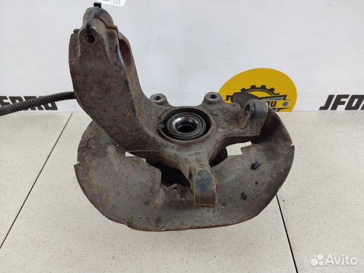 Кулак поворотный передний левый Volvo C30 coupe