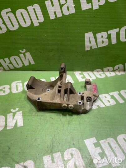 Кронштейн компрессора кондиционера Chery Indis