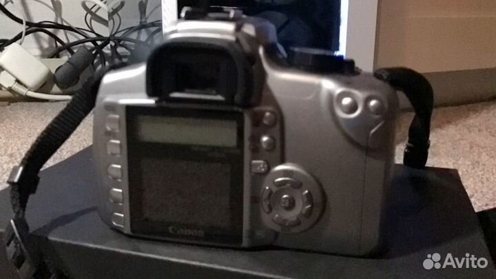 Canon EOS DigitalRebel XT EOS и Canon EOS DS126061