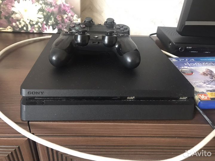 Sony PS4 slim