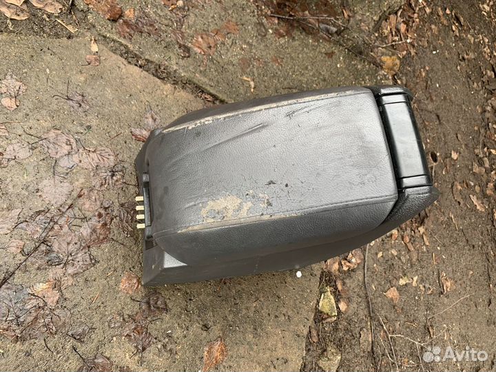 Volvo XC90 подлокотник