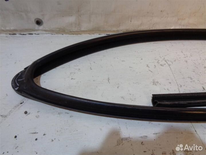 Уплотнитель стекла Opel Corsa D 2006