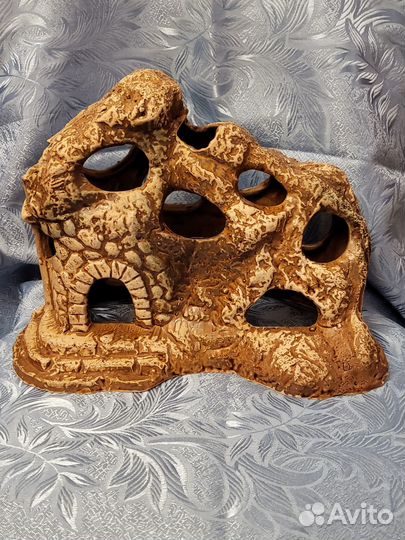 Набор для аквариума б/у: грот и кувшин +грунт 3 ви