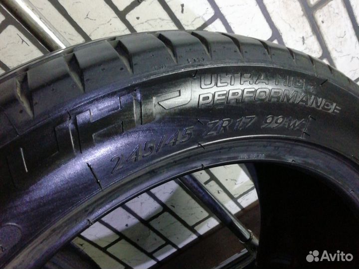Kormoran Ultra High Performance 245/45 R17 99W