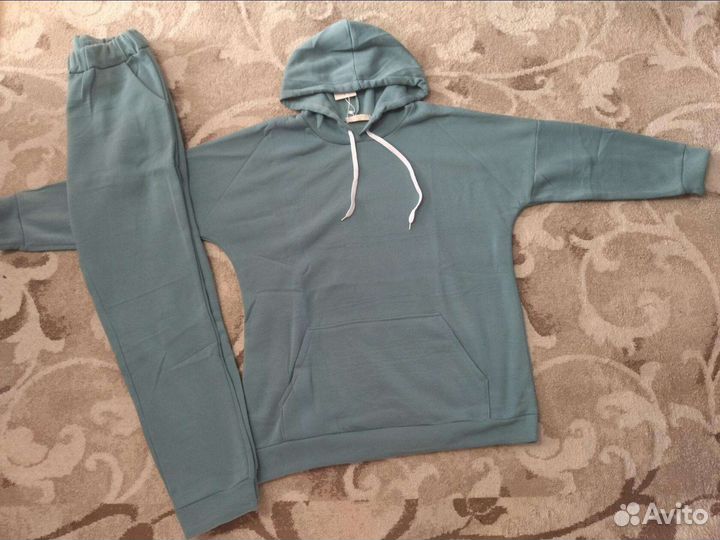 Спортивный костюм новый