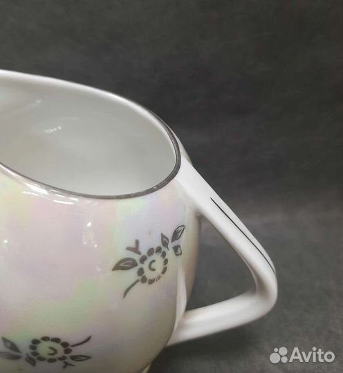 Антикварный фарфоровый молочник, Германия