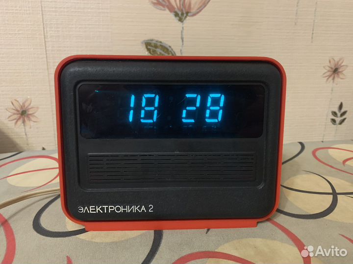 Часы Электроника 2-06