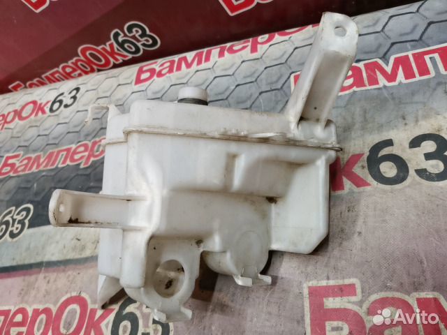 Бачок омывателя Toyota Auris