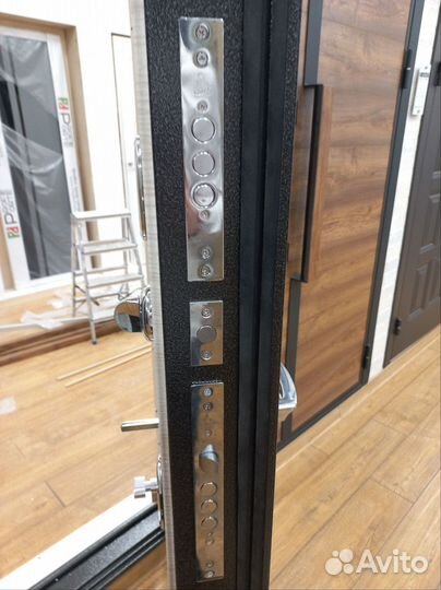 Входная дверь Спартак