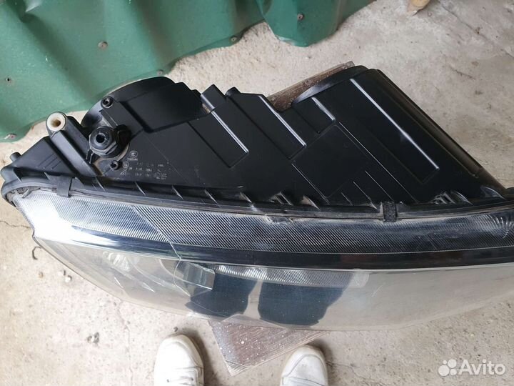 Фара правая на skoda octavia a7