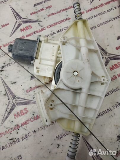 Стеклоподъемник w204 Mercedes передний правый