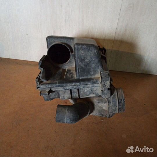 Корпус воздушного фильтра Volvo S80 (1998-2003)