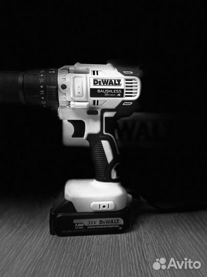 Шуруповерт DeWalt ударный
