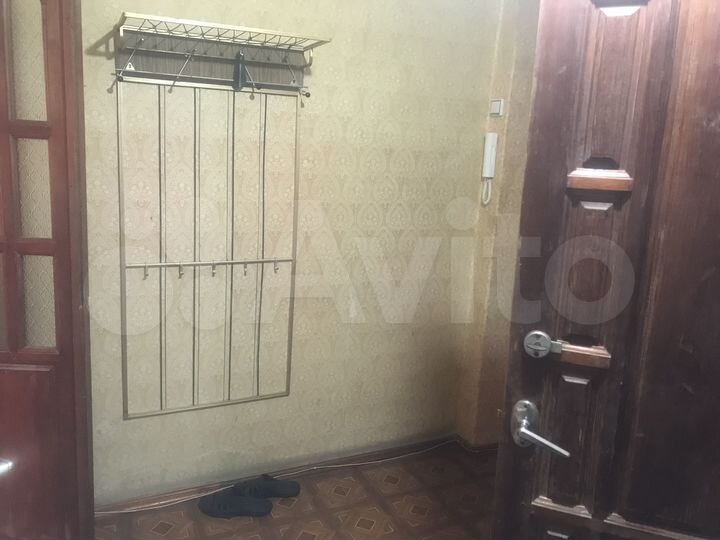 2-к. квартира, 42 м², 3/3 эт.