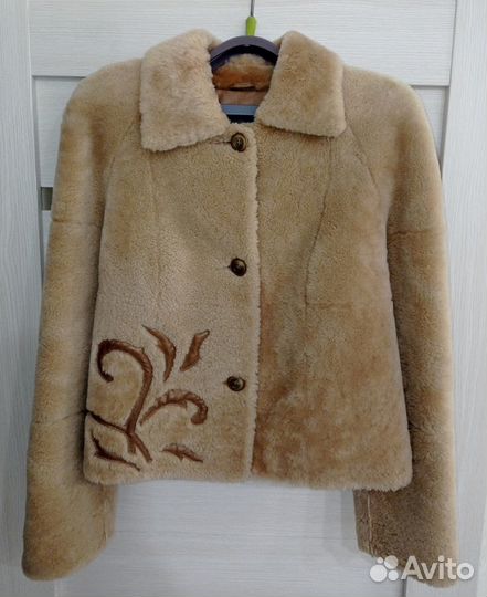Шуба (полушубок) из овчины р.42-44