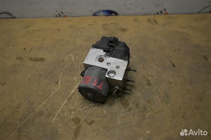 Блок ABS Toyota Corolla E120 хэтчбек 5Д 3zzfe 1.6