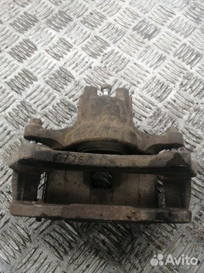 Суппорт передний левый Mitsubishi Lancer CY 1.8