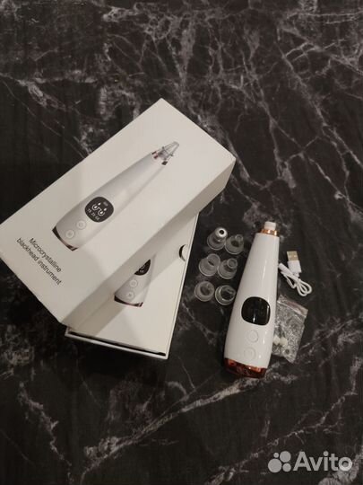 Вакуумный аппарат для чистки лица и пор