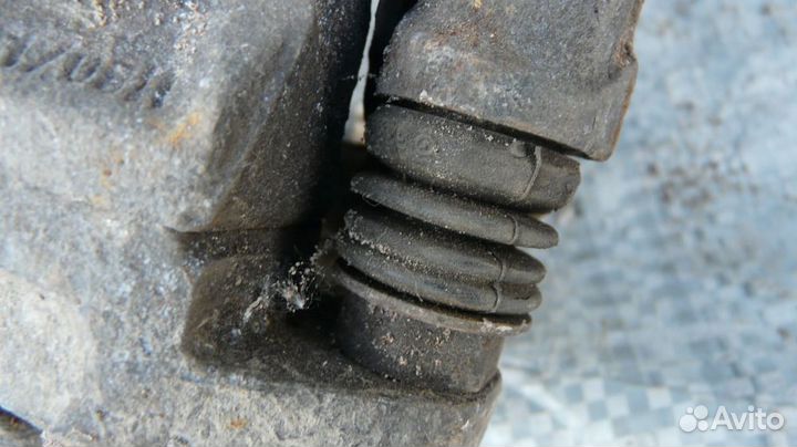 Суппорт тормозной пер левый Renault Logan I