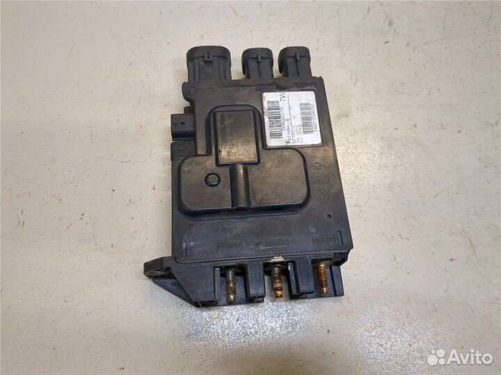 Блок предохранителей Renault Megane 3 2009, 2012