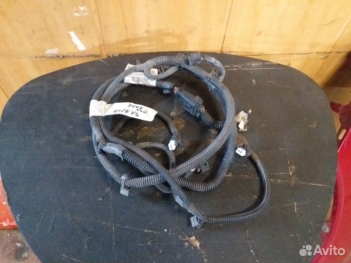 Коса заднего бампера Пежо 3008