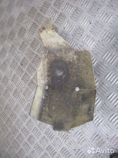 Защитная пластина бака AdBlue Volvo 21634766