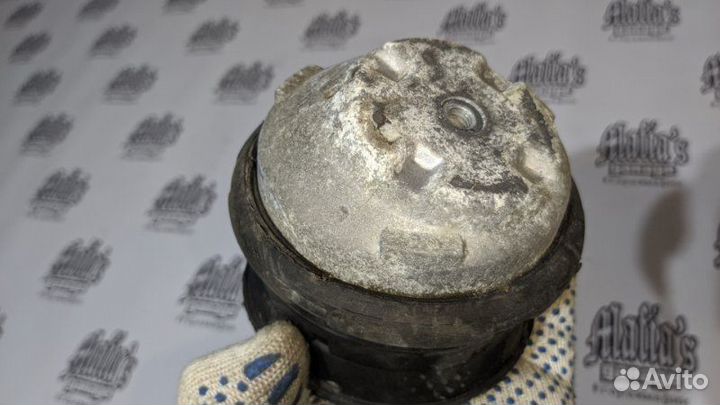 Подушка двигателя передняя Mercedes-Benz E-Class