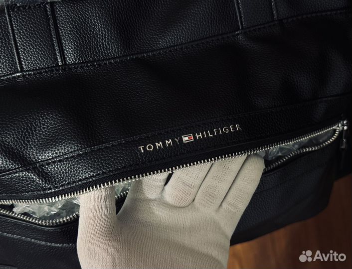 Сумка спортивная Tommy Hilfiger